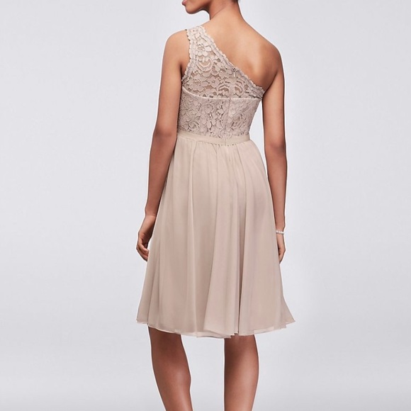 David’s Bridal VEN STYLE Bridesmaid dress - Picture 3 of 9